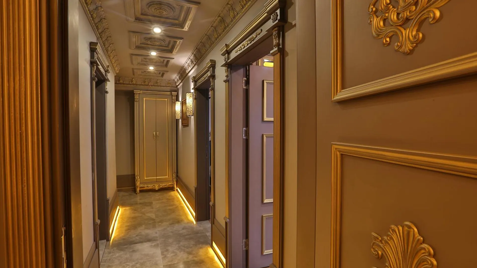 Real King Suite Hotel Trabzon 4*,